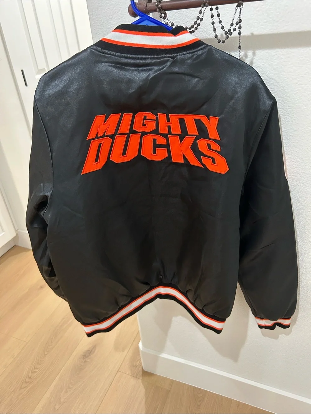 Men’s Black 30 Anniversary Anaheim Ducks Bomber Jacket with Orange. Sz Large